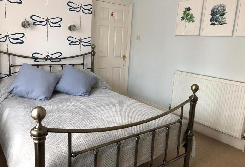 بنسيون Burlington House Guest House