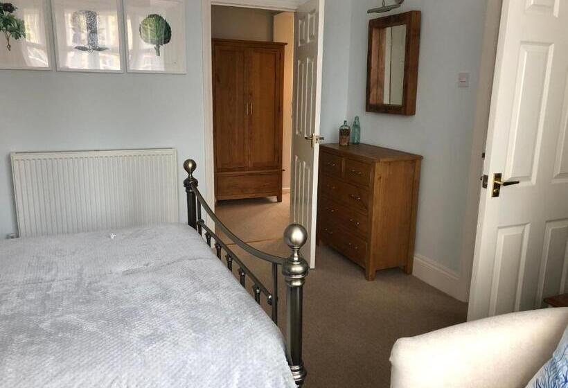 بنسيون Burlington House Guest House