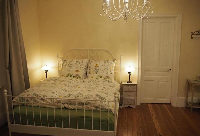 פנסיון Chateau Du Pont Jean