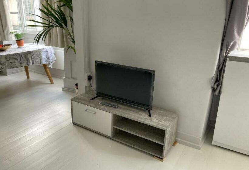 פנסיון Golden Cross Guesthouse