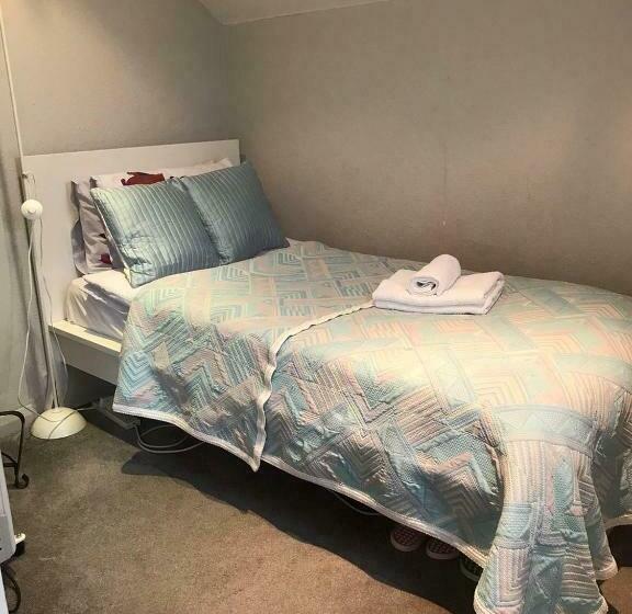 פנסיון Golden Cross Guesthouse