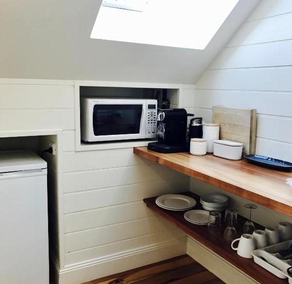 بنسيون Loft Over The Vines