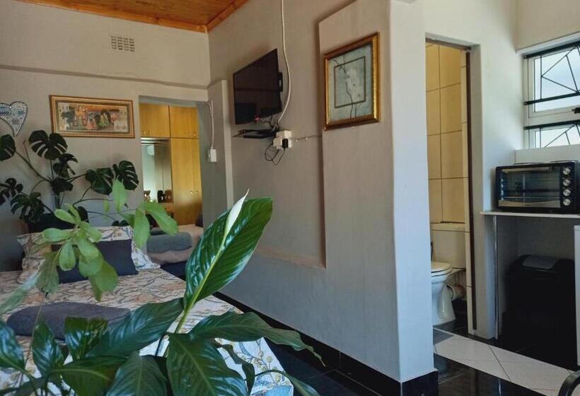 ペンション Mountainia Inn