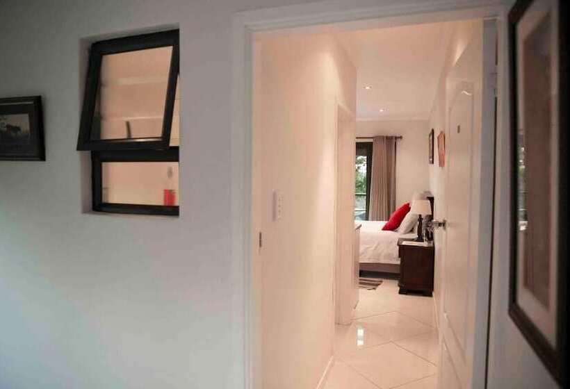 פנסיון Palmwood Guest House