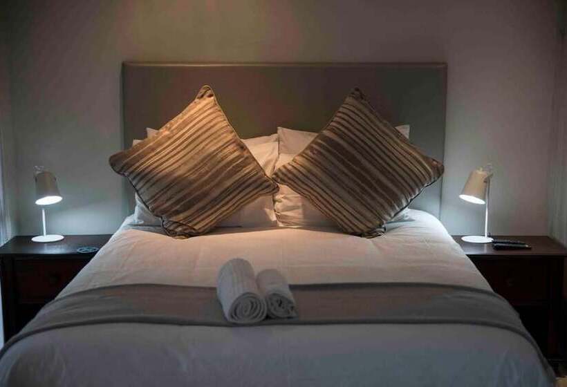 פנסיון Palmwood Guest House