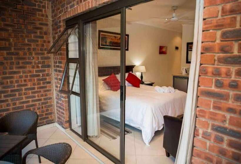 פנסיון Palmwood Guest House