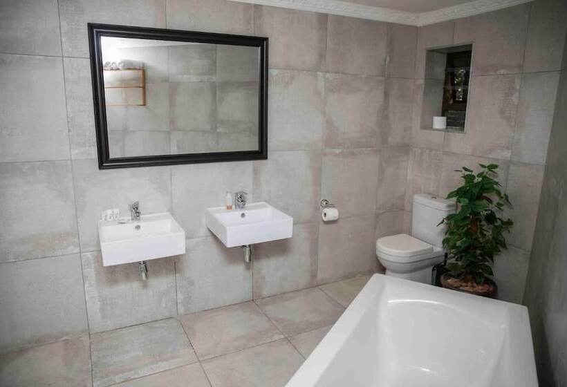 פנסיון Palmwood Guest House