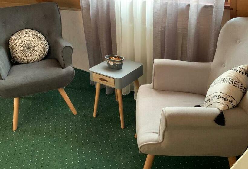 بنسيون Rebstöckel