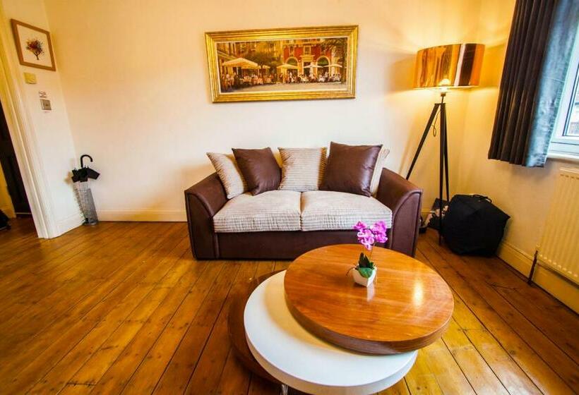 بنسيون Richmond Modern Apartment