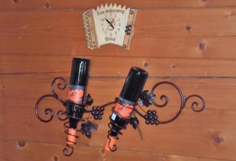 بنسيون Weingut & Buschenschank Pölzl