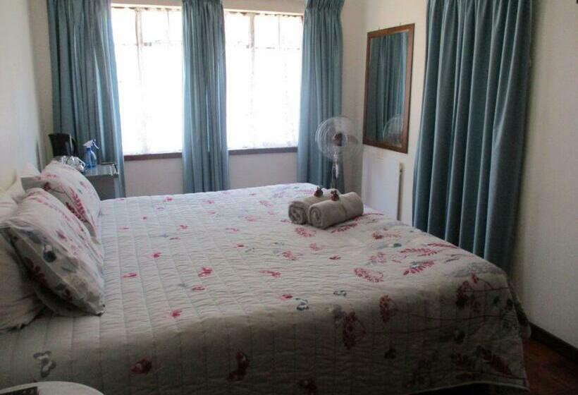 Пансион White Rose Guest House