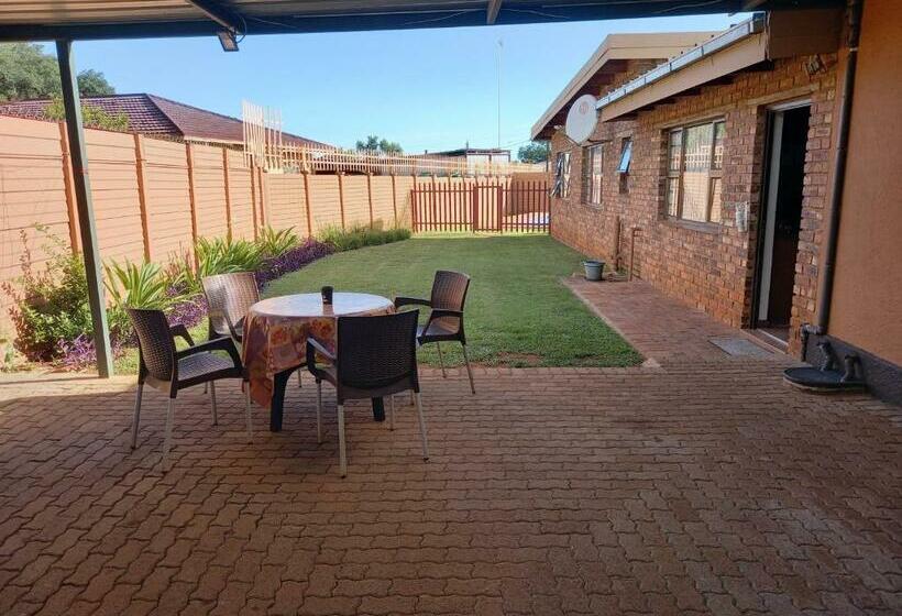 Пансион White Rose Guest House