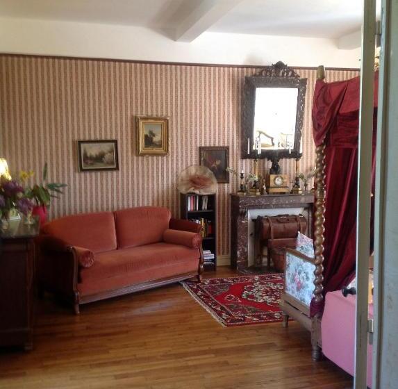 צימר Château De La Ville Huë