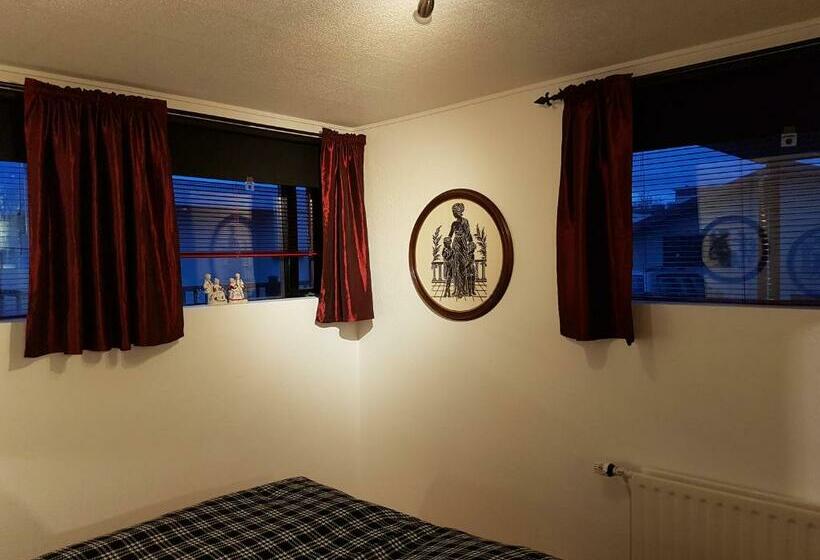 تختخواب و صبحانه Holiday Guesthouse