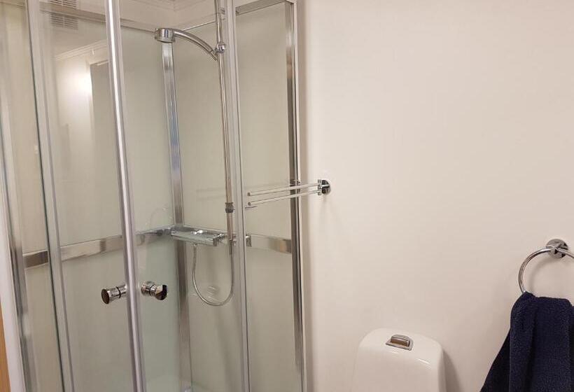 تختخواب و صبحانه Holiday Guesthouse