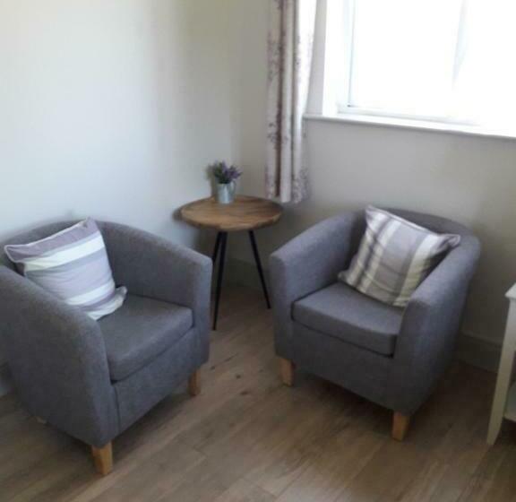 مبيت وإفطار Lakeside Loughrea