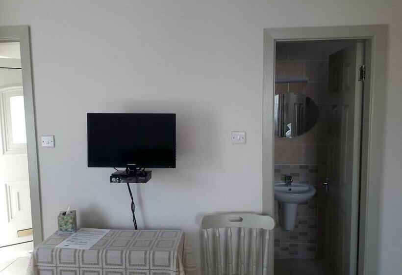 צימר Lakeside Loughrea