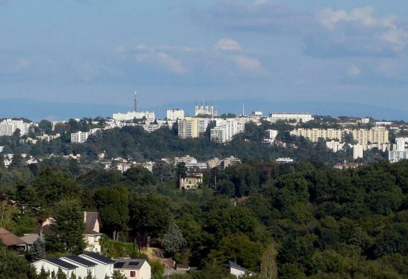 민박 Maison Canopée