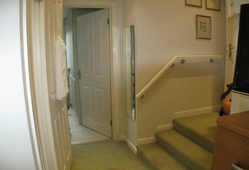 مبيت وإفطار The Lantern