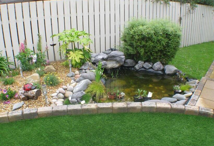 مبيت وإفطار The Lantern