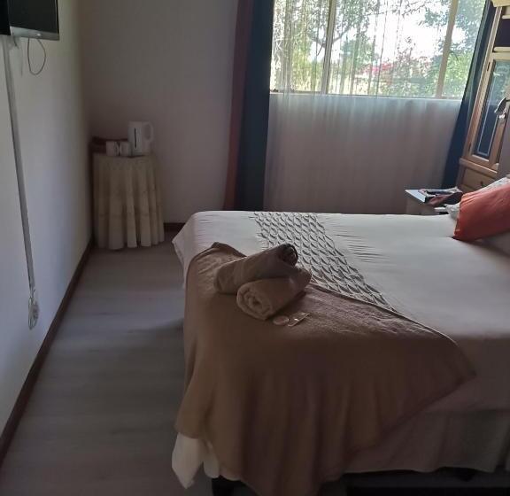 ホテル Guest Lodge On The Edge