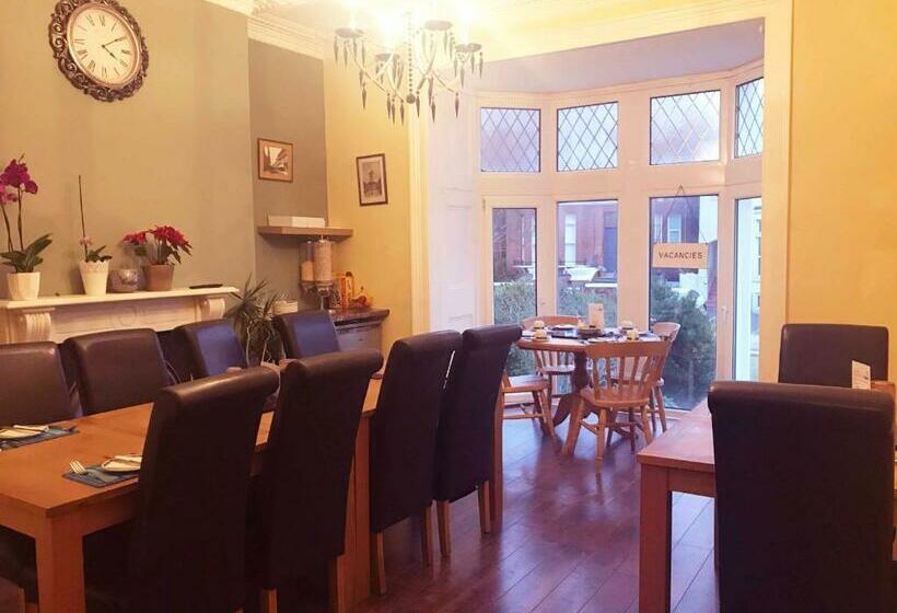 פנסיון Esk Vale Guest House