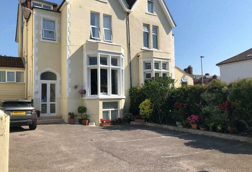 פנסיון Esk Vale Guest House