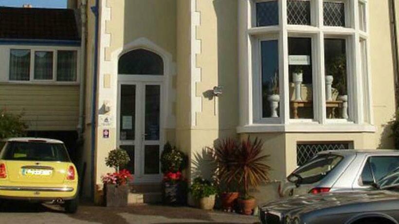 פנסיון Esk Vale Guest House