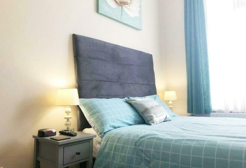 פנסיון Esk Vale Guest House