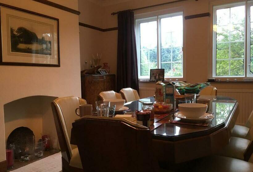 פנסיון Westleigh