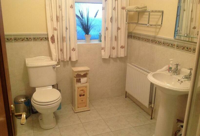 The Rock Equestrian Farm B&b