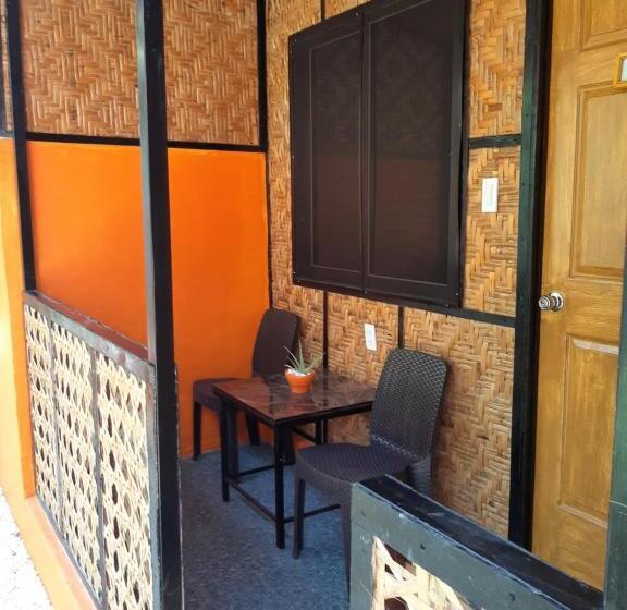 הוסטל Adrianas Place Backpackers Panglao