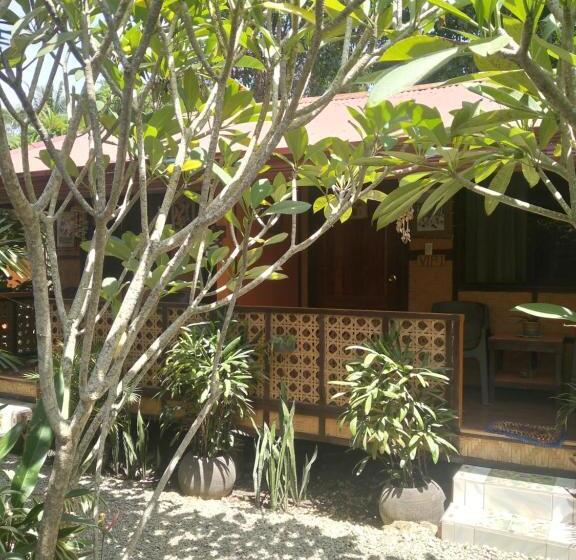 הוסטל Adrianas Place Backpackers Panglao