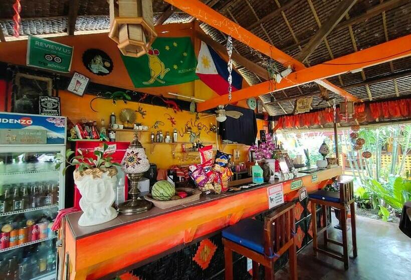 הוסטל Adrianas Place Backpackers Panglao