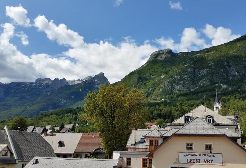 هاستل Thirsty River Rooms