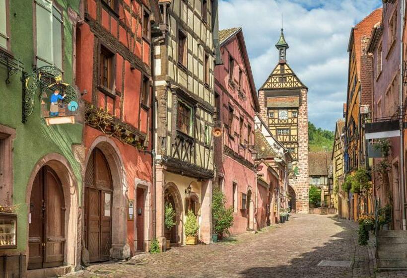 مبيت وإفطار Adrihof à Riquewihr, Cour De L Abbaye D Autrey