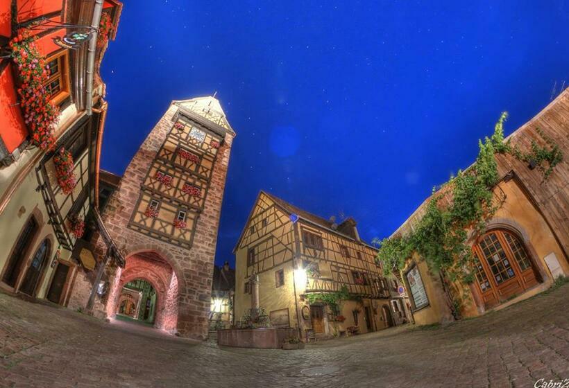 مبيت وإفطار Adrihof à Riquewihr, Cour De L Abbaye D Autrey