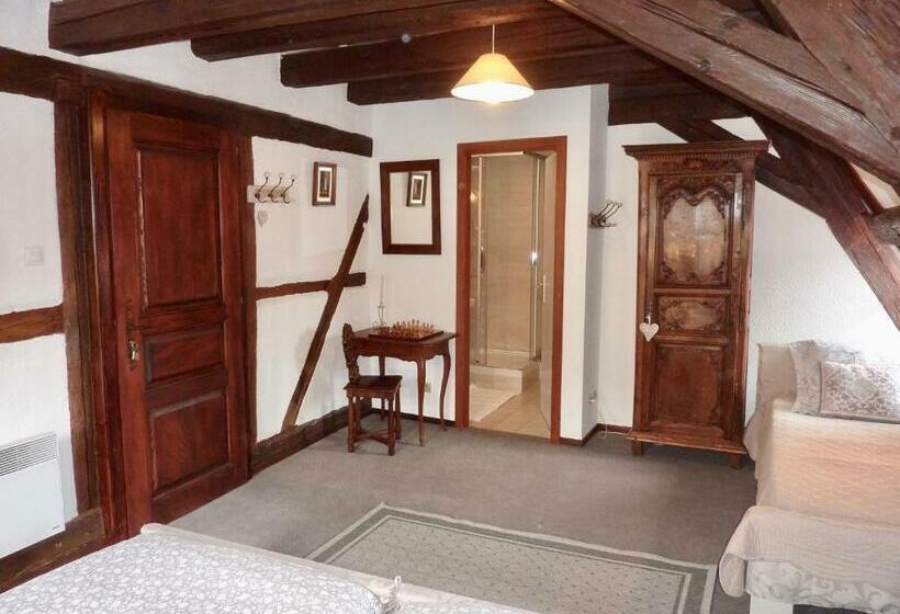 مبيت وإفطار Adrihof à Riquewihr, Cour De L Abbaye D Autrey