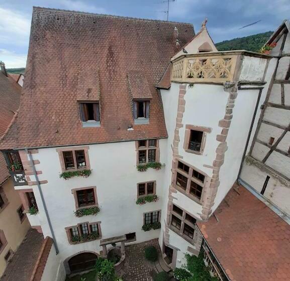 مبيت وإفطار Adrihof à Riquewihr, Cour De L Abbaye D Autrey