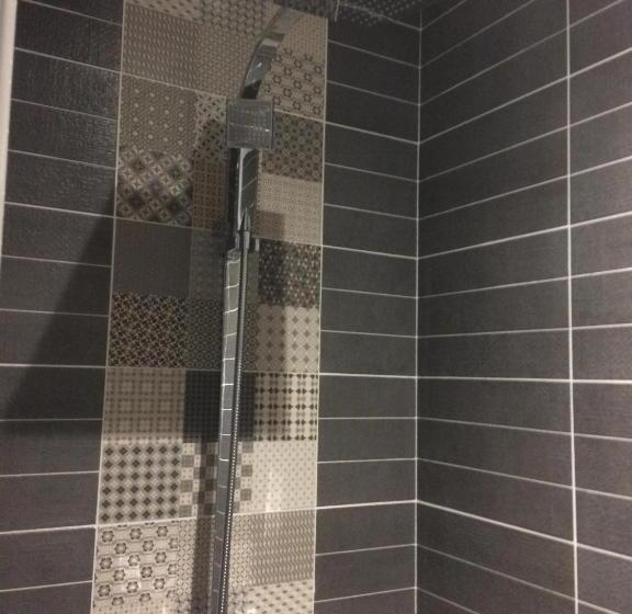 تختخواب و صبحانه Au Charmant Des Vignes