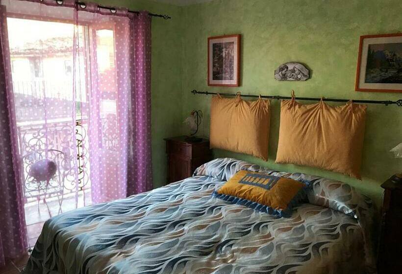 ベッドアンドブレックファースト Borgo La Forgia