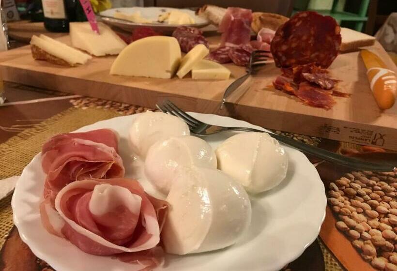 ベッドアンドブレックファースト Borgo La Forgia