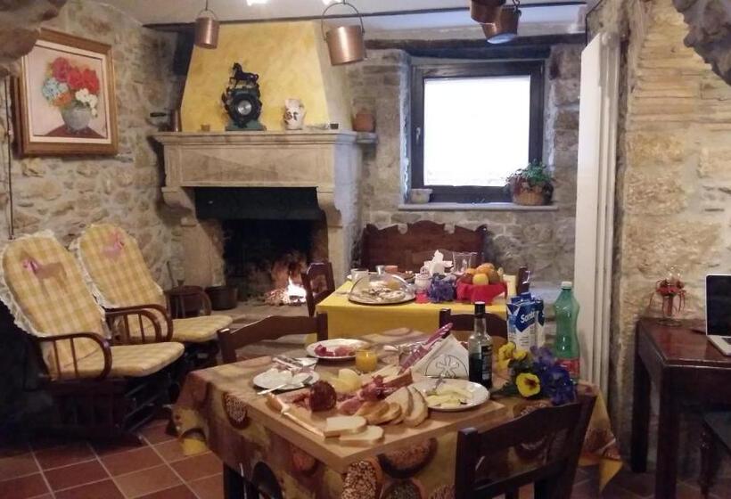 ベッドアンドブレックファースト Borgo La Forgia