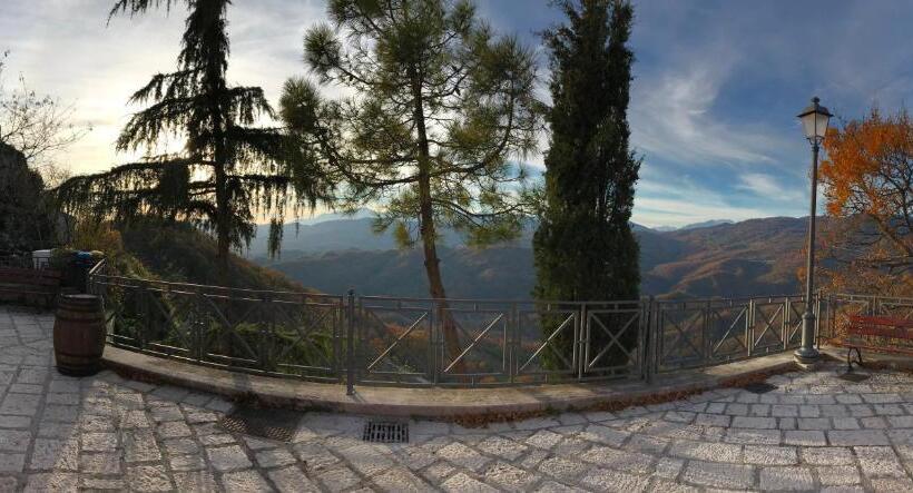 ベッドアンドブレックファースト Borgo La Forgia