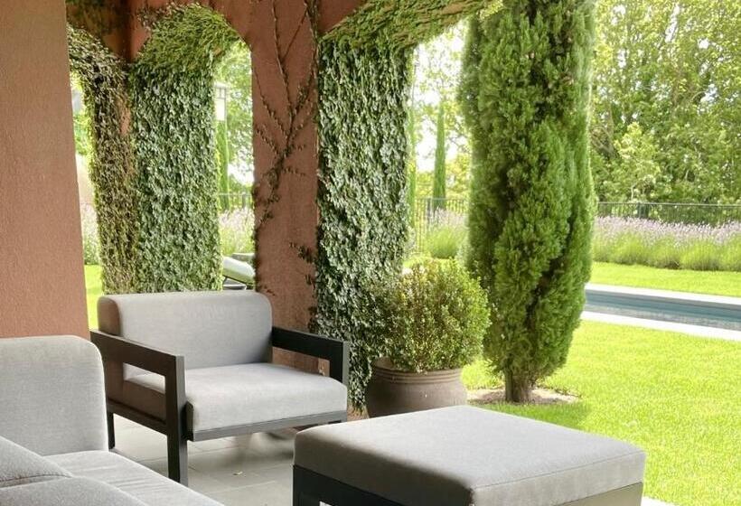 تختخواب و صبحانه Frogs Pond