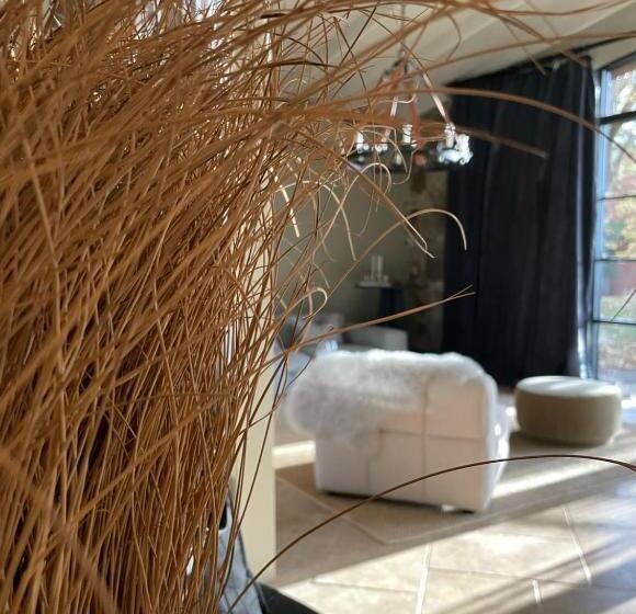 تختخواب و صبحانه Frogs Pond