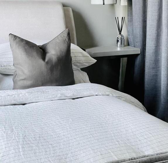 تختخواب و صبحانه Frogs Pond