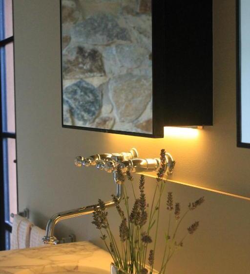 تختخواب و صبحانه Frogs Pond