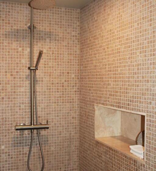 تختخواب و صبحانه Frogs Pond