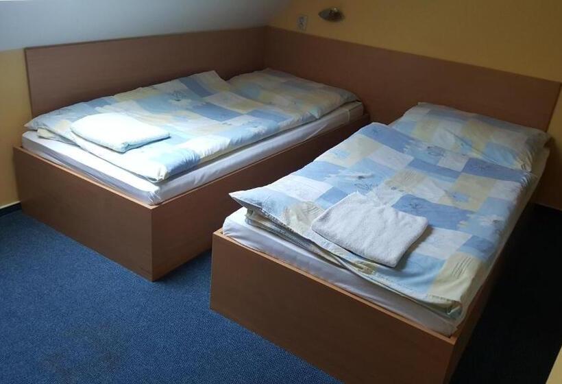 تختخواب و صبحانه Lehár Panzió